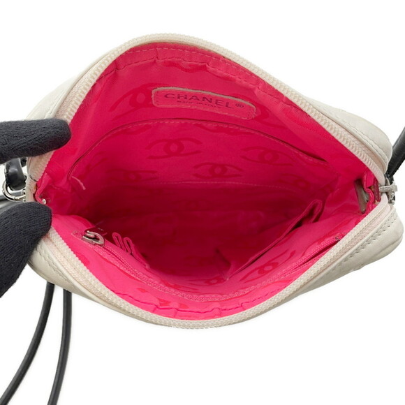 CHANEL Black Logo Shoulder Bag - Picture 5 of 16